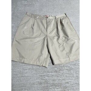 Izod Short Men’s Size 38 Chinos Golf Buttons Pockets